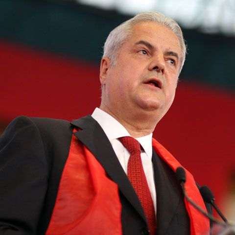 Năstase: Parlamentul va fi o copie fidelă a lui Emil Boc, adică mic, slab şi obedient