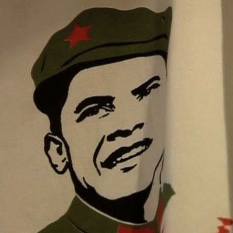 Un chinez a creat un tricou cu Obama în hainele lui Mao