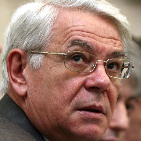 Meleşcanu se plânge că este nevoit să ţină delegaţiile invitate la Comisie în faţa toaletei