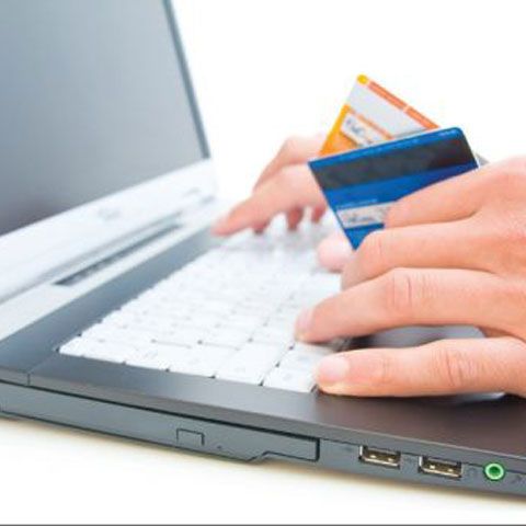 Românii se tem de cumpărăturile online 