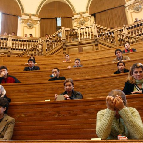 La rezidenţiatul de anul acesta ar putea fi scoase la concurs mai multe locuri decât în 2008