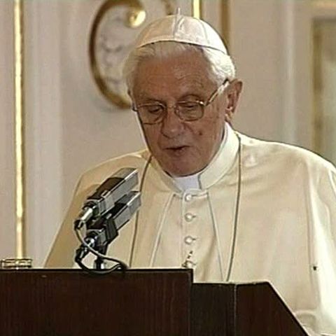 Benedict al XVI-lea i-a îndemnat pe cehi să revină la valorile credinţei 