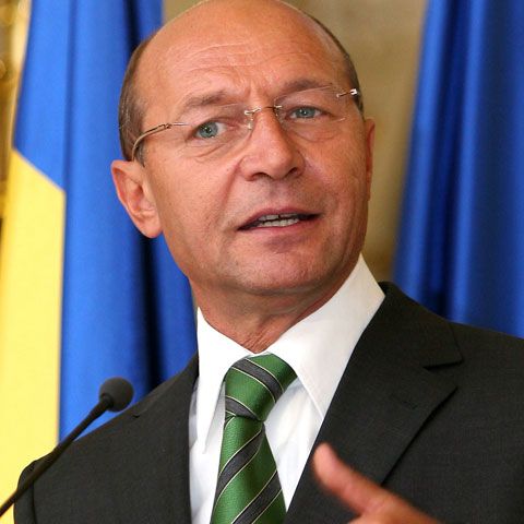 Băsescu: Mă consider un produs bun al şcolii româneşti