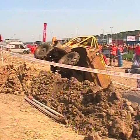 Concursul de off-road de la Cluj s-a terminat cu demonstraţii de motocicletă