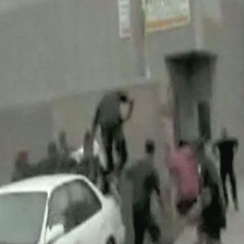 Un adolescent de 16 ani a fost omorât în bătaie la Chicago. ATENŢIE, IMAGINI ŞOCANTE!