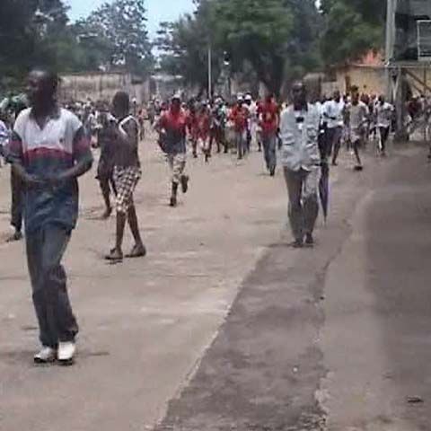 87 de persoane au fost ucise în Guineea în confruntări dintre poliţie şi opozanţii regimului