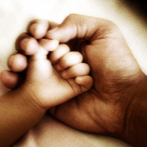 Ziua Mamei şi Ziua Tatălui vor fi sărbătorite anual la începutul lunii mai