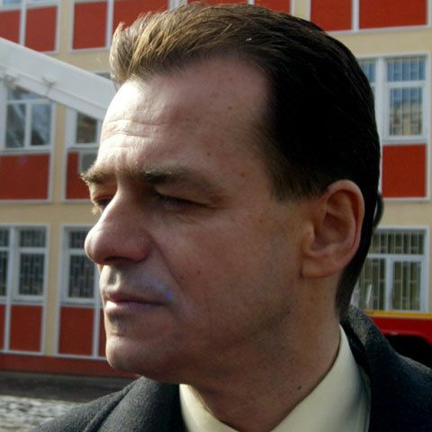 Orban a avansat numele lui Isărescu drept posibil premier tehnocrat