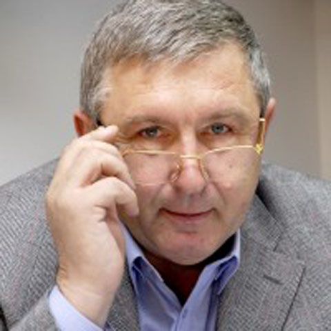 Cornel Nistorescu: Spectacol politic cu burta goală