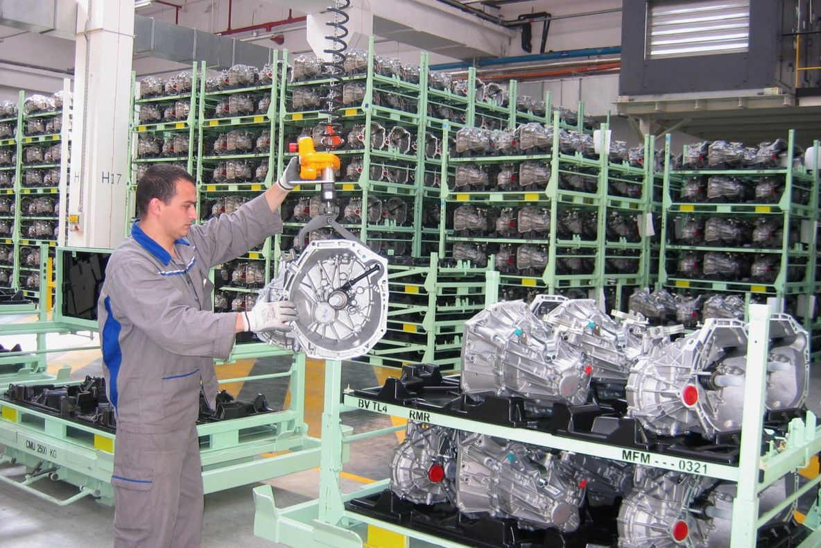 Dacia măreşte salariile angajaţilor