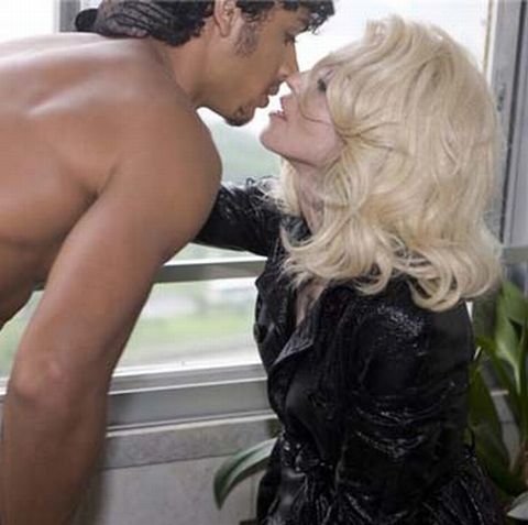 Madonna despre relaţia cu Jesus: " Nu vreau ca oamenii să creadă că mi-am pierdut minţile"