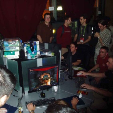 Un studiu arătă că gamerii sunt mai agresivii cu oponenţii străini