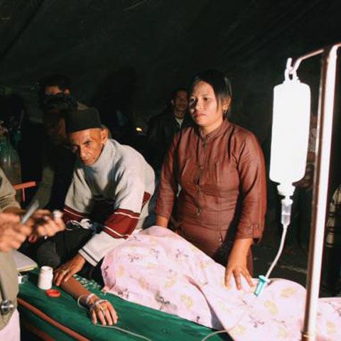 Bilanţul victimelor cutremurului din Indonezia ar putea depăşi 1.000 de morţi, anunţă autorităţile