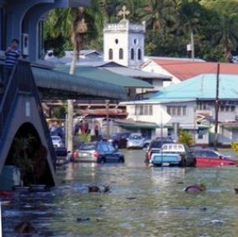 Magazinele din insulele Samoa americane sunt ţinta hoţilor, după dezastrul de marţi