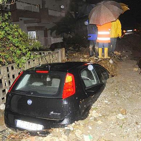 Inundaţiile din Sicilia au ucis 22 de oameni