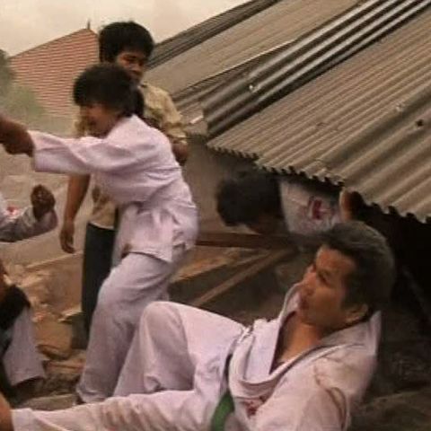 Mai mulţi oameni au fost găsiţi în viaţă la aproape două zile de la seism 