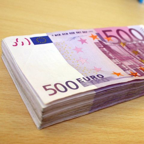 Românii vor plăti anul viitor taxa auto şi pentru maşinile cu Euro 4 sub 2.000 cmc