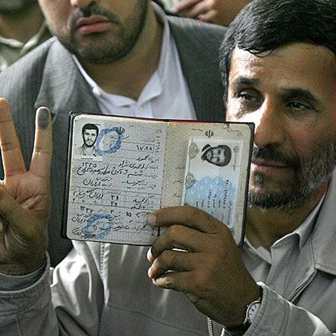 Mahmoud Ahmadinejad ar putea fi la origine evreu
