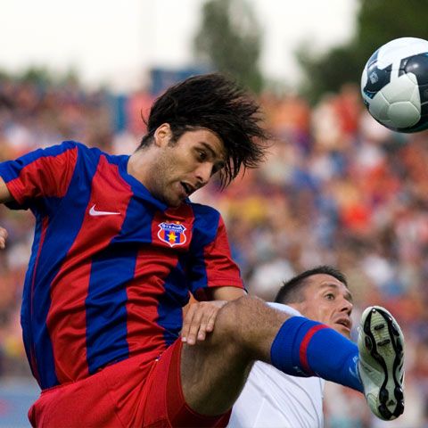 Steaua, doar egal cu lanterna roşie