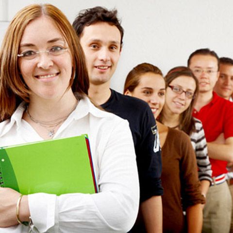 Luni ar fi trebuit să înceapă anul universitar