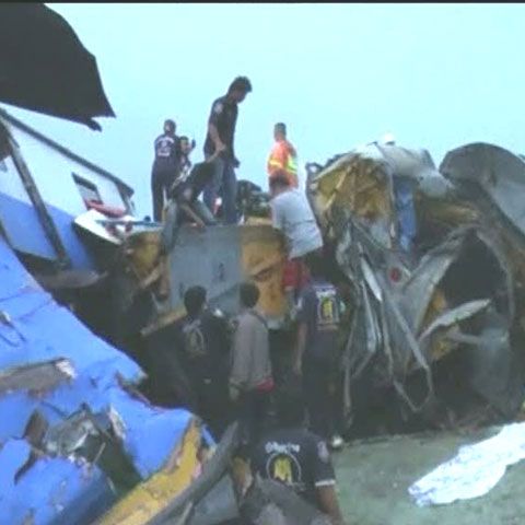 Şapte oameni au murit într-un accident de tren în Thailanda 