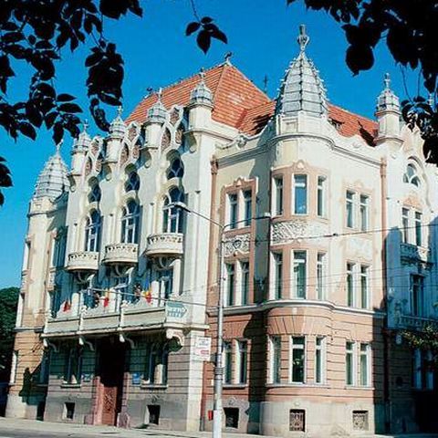 Peste 100 de sindicalişti din administraţie au pichetat Prefectura Cluj