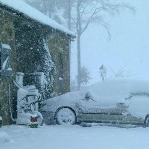 Neozeelandezii au rămas blocaţi în zăpadă