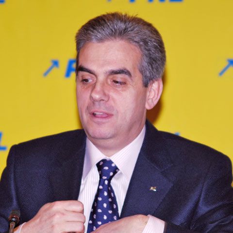 Nicolaescu: Un guvern demis prin moţiune nu-şi poate asuma răspunderea pe nicio lege