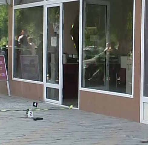 Casiera băncii din Galaţi e cercetată penal, poliţiştii au un cerc de suspecţi în cazul jafului