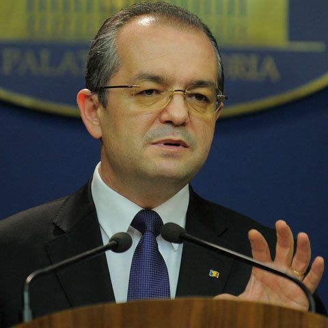 Emil Boc: Vom continua consultările cu partenerii sociali pe marginea legii pensiilor
