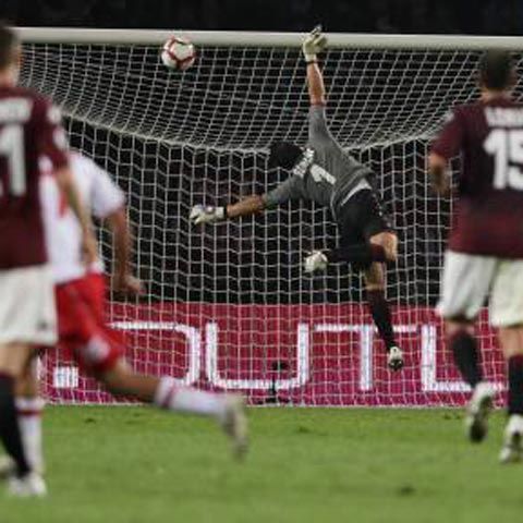 VIDEO / Gol de la mijlocul terenului, în Torino-Ancona 1-1