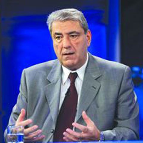 Majorarea contribuţiei la stat a celor puţini care muncesc e o contra-soluţie, spun patronatele