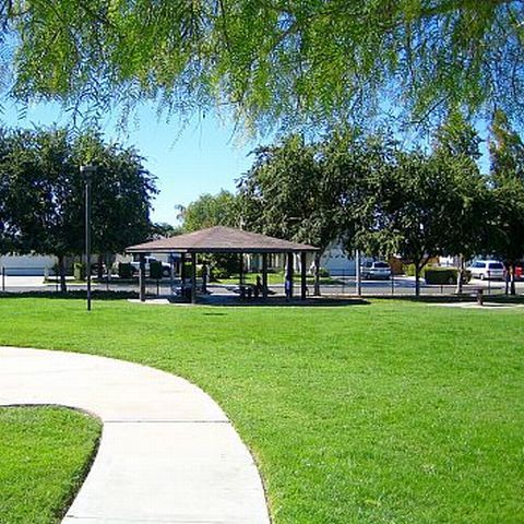 Primăria Timişoara a inaugurat primul parc de picnic din oraş, investiţie de aproape 180.000 de euro