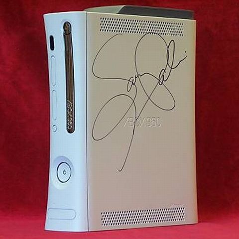 O consolă Xbox 360 semnată de Sarah Palin, scoasă la vânzare pe eBay la preţul de 1,1 milioane de dolari