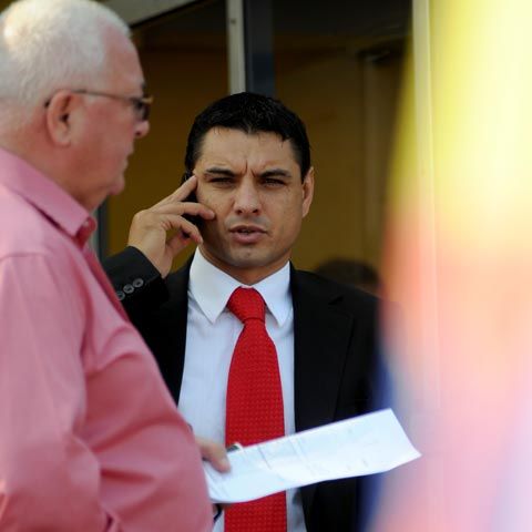 Un jucător de la Dinamo: "Borcea suna la omul de pe bancă sau dădea mesaje! Ionel Ganea nu se putea abţine şi citea SMS-ul cu voce tare!"