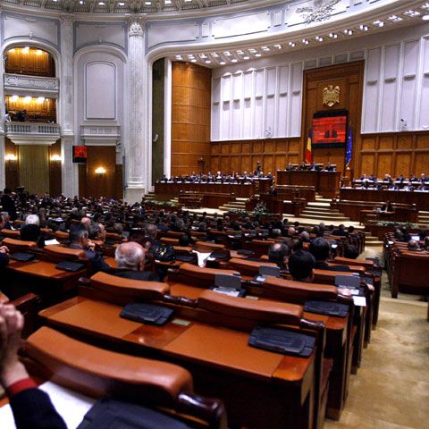 Moţiunea de cenzură iniţiată de PNL trebuia să fie citită astăzi în Parlament. VEZI DOCUMENTUL