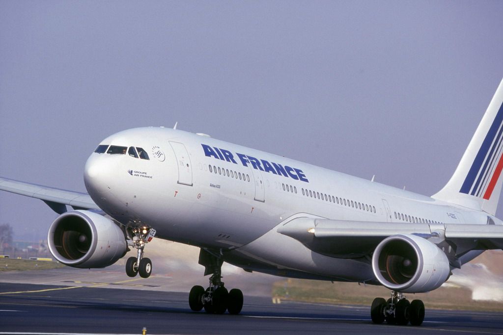 Un avion Air France a aterizat de urgenţă pe Aeroportul Otopeni