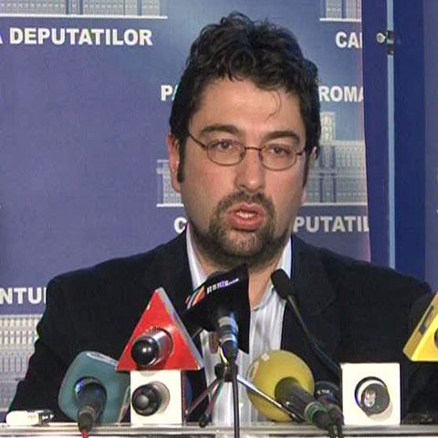 Sever Voinescu: La şedinţa conducerii Parlamentului s-a născut "super-parlamentarul" Mircea Geoană 