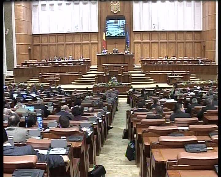 NewsIn: Specialiştii spun că s-ar ajunge la plata a două salarii pe o funcţie, din cauza abrogării OUG 37