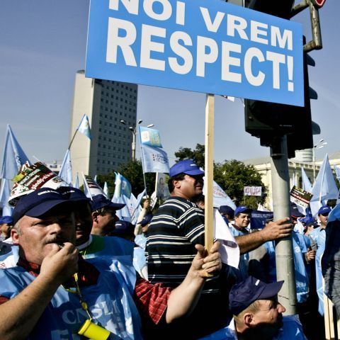 În urma protestelor sindicaliştilor, au rămas gunoaie şi nemulţumiri