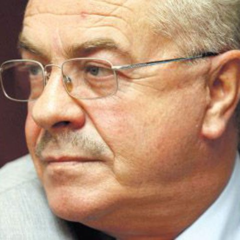 Componentiştii auto ajung greu la bani 