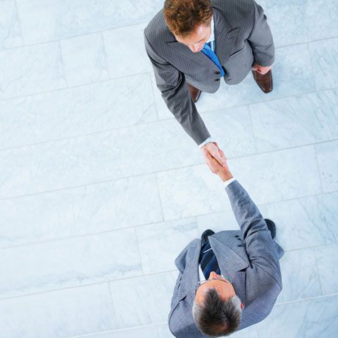 Cu ce te ocupi? Răspunde corect şi câştigi 70% din contracte