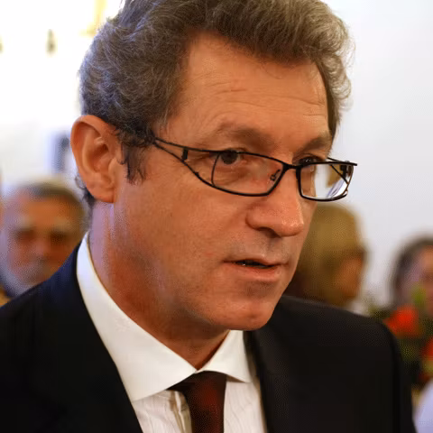 Adrian Streinu-Cercel, secretar de stat in Ministerul Sănătăţii, este invitat miercuri la REALITATEA.NET Live. Trimite întrebările şi comentariile tale!