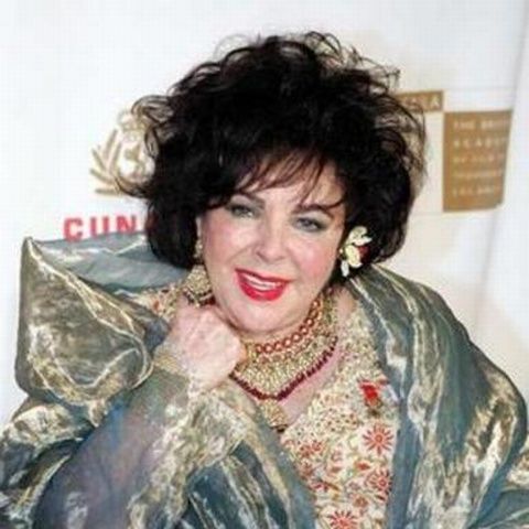Elizabeth Taylor: Mă simt ca şi cum aş avea o inimă nou-nouţă