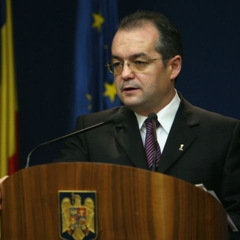 Emil Boc: Sistemul actual de pensii pune în pericol plata pensiilor pe termen mediu şi lung