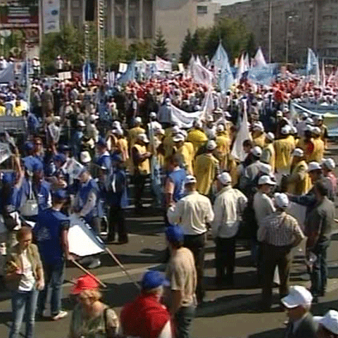 Sindicatele au propus ca vârsta de pensionare, pentru bărbaţi şi femei, să fie de 64 de ani