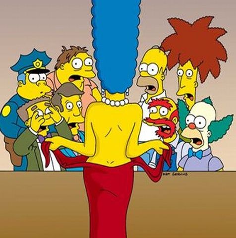 Marge Simpson, pe coperta Playboy, alături de Alina Puşcău