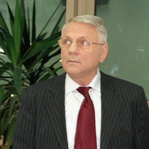 Rădulescu: "Se va confirma bolnăviciunea fotbalului dacă Becali schimbă regulamentul antrenorilor"