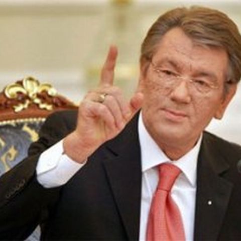 Iuşcenko a cerut ca simbolurile sovietice să fie aruncate "la groapa de gunoi a istoriei"