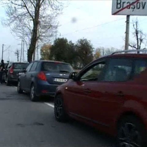 O coloană de maşini de peste 2 km a încercat să bată un record mondial la Braşov